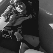 Черно - белая эротика с оттенком романтичности)