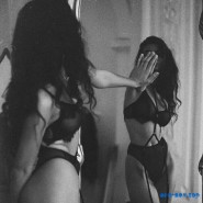 Черно - белая эротика с оттенком романтичности)