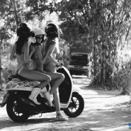 Черно - белая эротика с оттенком романтичности)