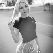 Черно - белая эротика с оттенком романтичности)