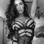 Черно - белые эротические фото