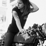 Черно-белые эро-фото