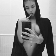 Черно-белые эро-фото