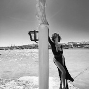 Черно-белые эро-фото