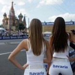 Попы молодые, свежие