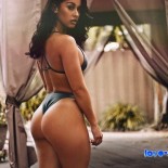 Спелые попочки