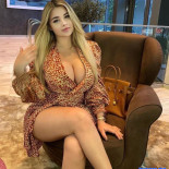 Огромное количество фото с моделями всех возрастов