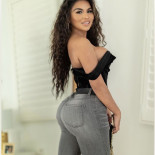 Пак с подборкой из 200 эротических девушек