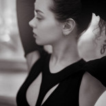 Сколько тайн и горячего желания таится в глазах этих длинноногих красавиц