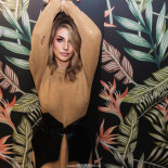 Сколько тайн и горячего желания таится в глазах этих длинноногих красавиц