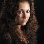 Сколько тайн и горячего желания таится в глазах этих длинноногих красавиц