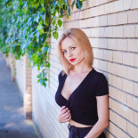 Сколько тайн и горячего желания таится в глазах этих длинноногих красавиц