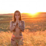 Сборник эротических девушек 100 штук.