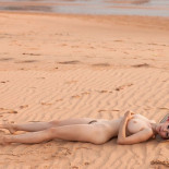 Сборник эротических девушек 100 штук.