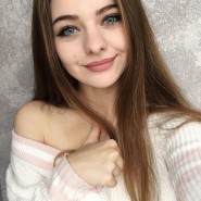 Молодые обнаженные девушки