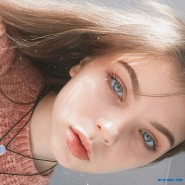 Молодые обнаженные девушки