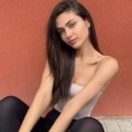 Молодые обнаженные девушки