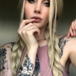 Девушки с татуировками