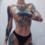 Красивые и обнаженные девушки с тату