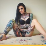 Голое, красивое тело с тату