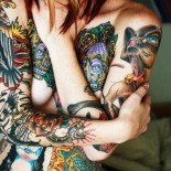 Голое, красивое тело с тату