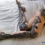 Голое, красивое тело с тату