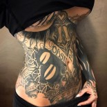 Нарисовано на голом теле