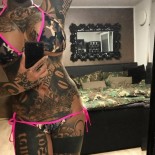 Нарисовано на голом теле