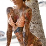 Нарисовано на голом теле