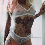 Голое тело с tattoo