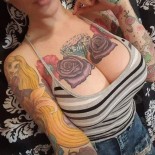 Голое тело с tattoo