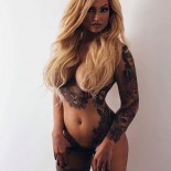 Голое тело с tattoo