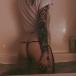 Голое тело с tattoo