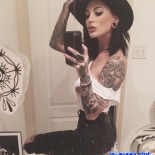 Татуированные и голые девушки