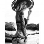 Татуированные и голые тела