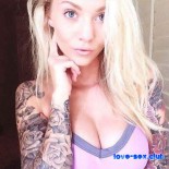 Татуированные и голые тела