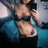 Девочки с тату