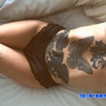 Девочки с тату