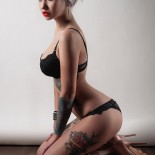 Красивые татуированные девушки