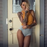 Татуированные голые девушки