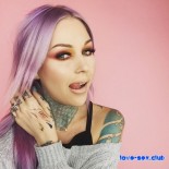 Красивые и голые татуированные тела