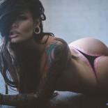 Красивые и голые в тату