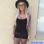 Красивые и голые в тату