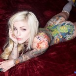 Голые и забитые тату