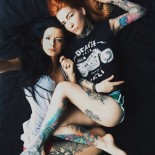 Голые и забитые тату