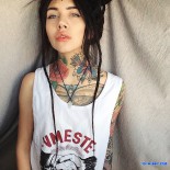 Голые и забитые тату