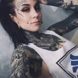 Фото голых и татуированных девушек