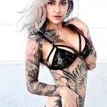 Девушки с тату января