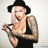 Фото голых девушек с тату