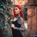 Дамы с тату на голом теле